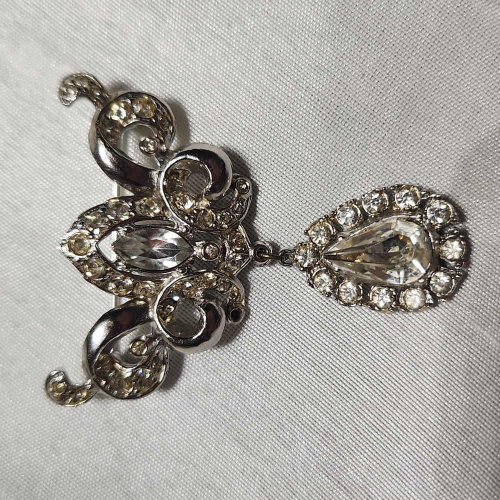 Vintage Victorian style Coro brooch